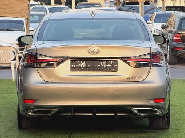 لكزس جي اس 350 2018