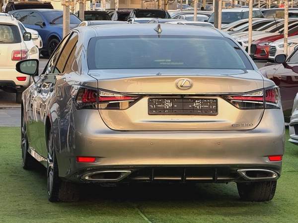 لكزس جي اس 350 2018