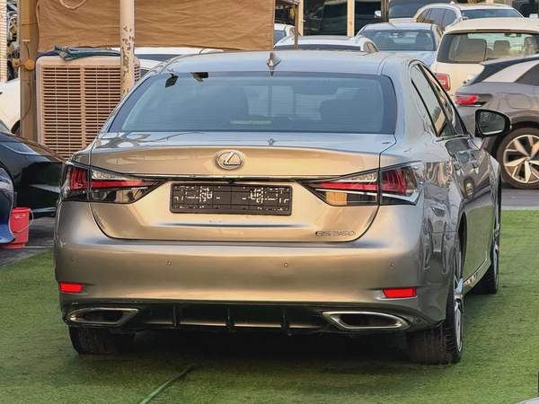 لكزس جي اس 350 2018