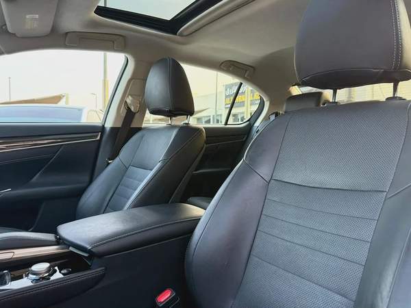 لكزس جي اس 350 2018