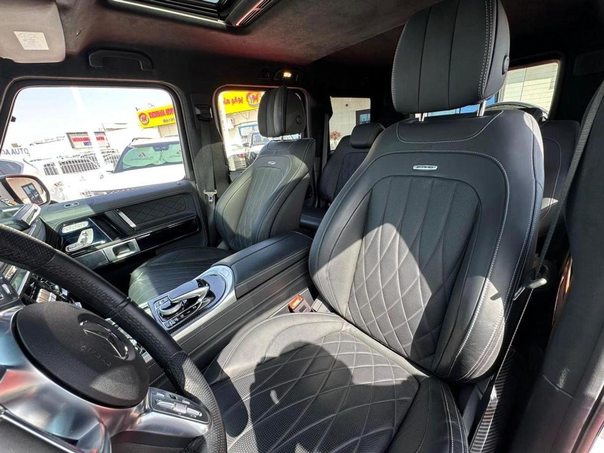 Mercedes-Benz G 63 AMG Std 4.0L Low Mileage Cleant title G63 Brabus Kit Japan Spec-8-8