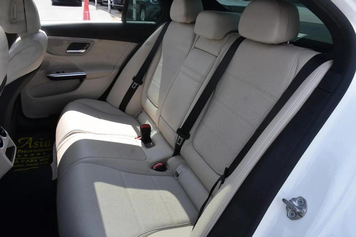 C300 4MATIC 2022 | WHITE-4-4