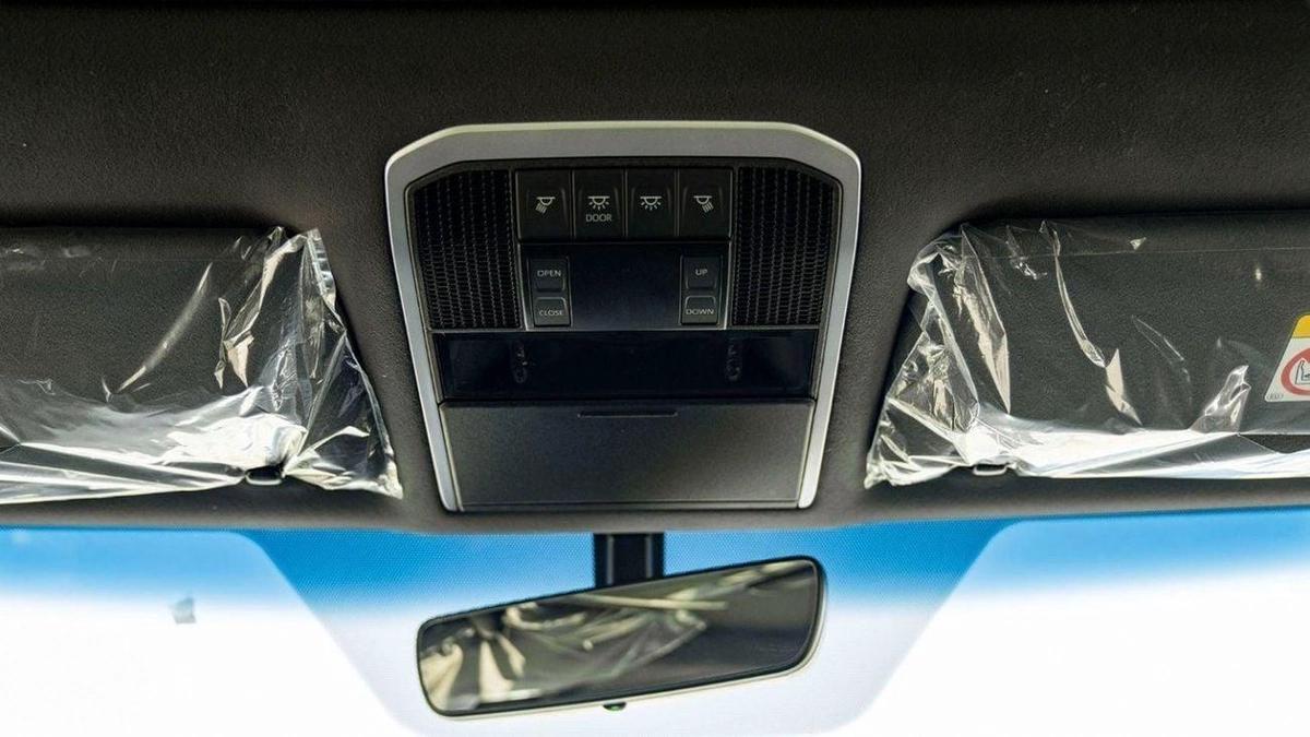 Toyota Land Cruiser LC300 VX 3.5P AT MY2025 – BLACK-11-11