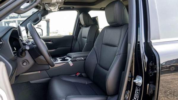 Toyota Land Cruiser LC300 VX 3.5P AT MY2025 – BLACK