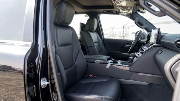 Toyota Land Cruiser LC300 VX 3.5P AT MY2025 – BLACK