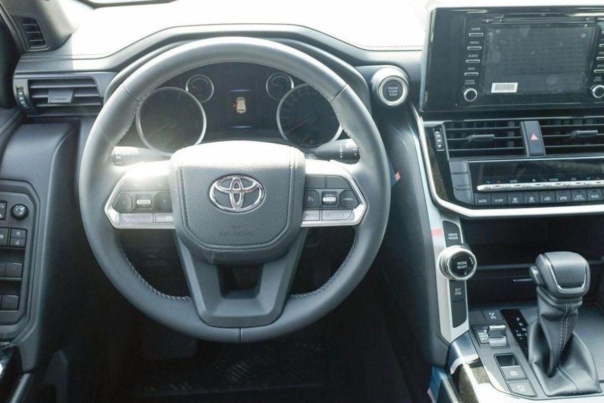 Toyota Land Cruiser LAND CRUISER GXR 3.3L DIESEL-7-7
