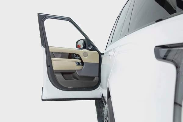 Range Rover Vogue Long Wheel Base-GCC-SVO Kit-Full Service History Available-Under Warranty