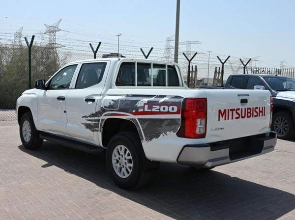 Mitsubishi L200 Mitsubishi L200 petrol 2.5L 2025 brand new 2.5L petrol