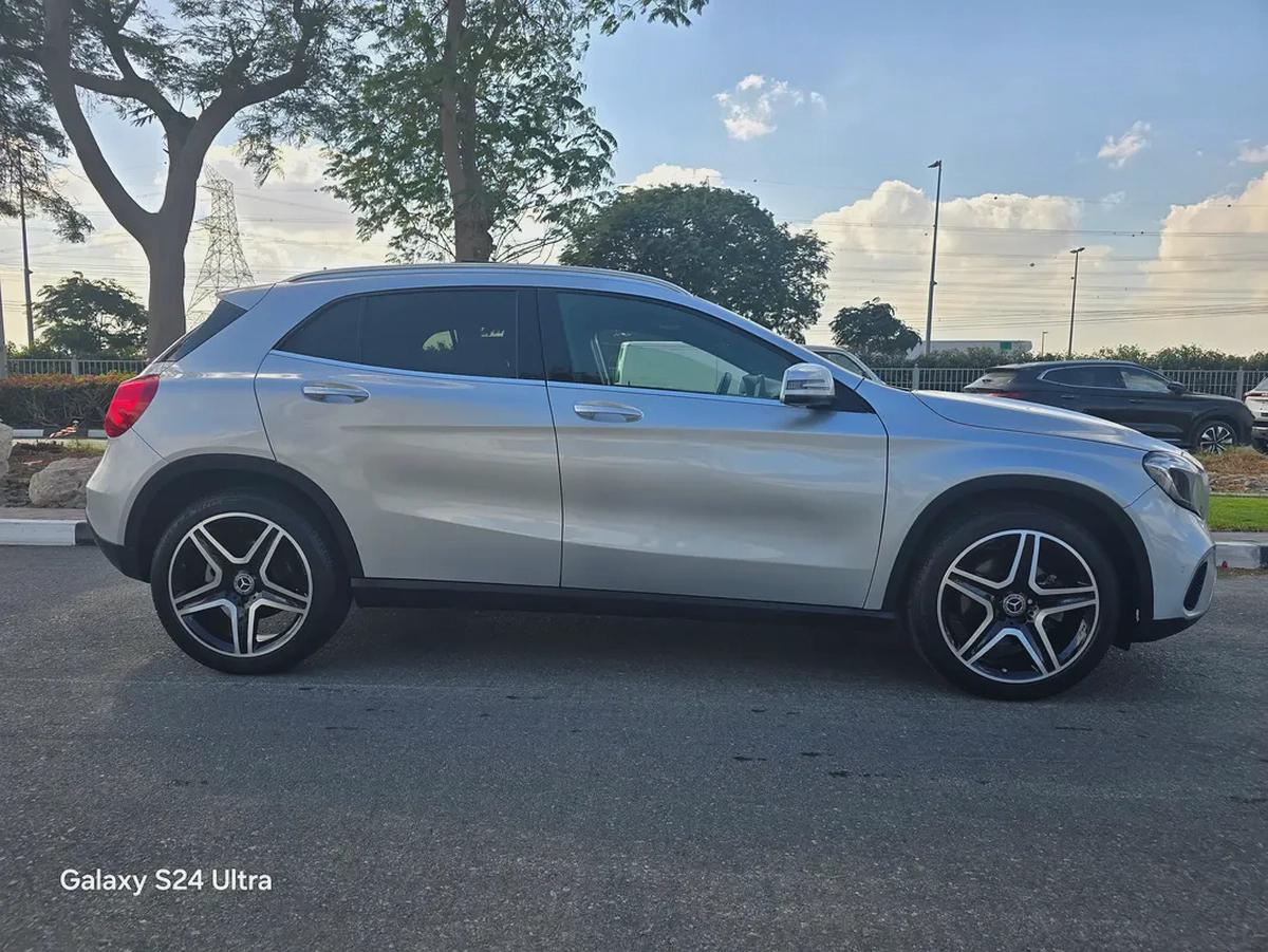 2020 Mercedes-Benz GLA 250 4Matic - American Very clean car-3-3