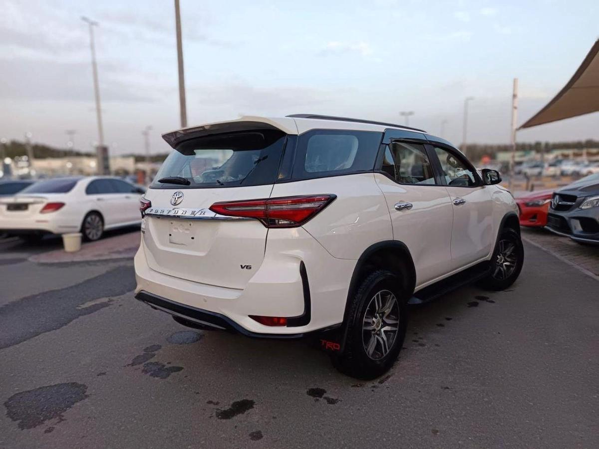 Toyota Fortuner TRD Sportivo 4.0L-1-1