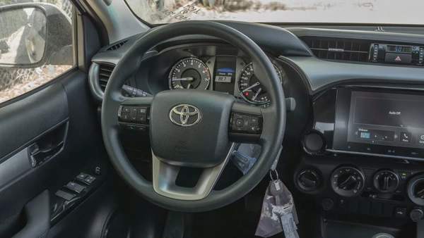 Hilux Pickup SR5 2.7L 2026 GCC Specs Brand New For Export