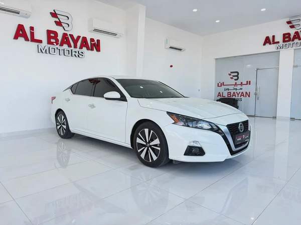 نيسان التيما SV ابيض / بيج 2022 خليجي