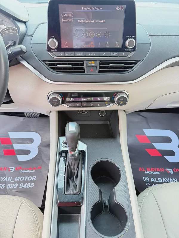 نيسان التيما SV ابيض / بيج 2022 خليجي