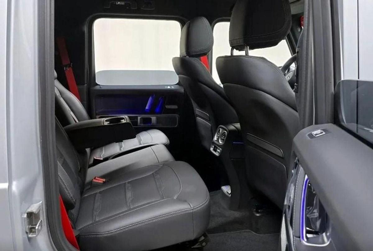 Mercedes-Benz G 63 AMG 4MATIC SUV-8-8