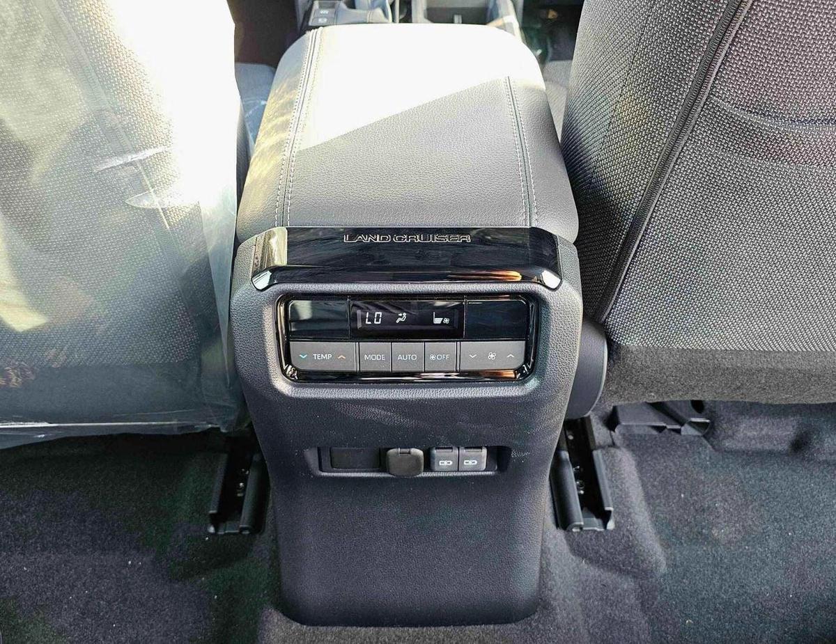 Toyota Prado URBAN-E EURO 4 | 2.8L V4 DIESEL | DVD + CAMERA | AUTO A/C | 4WD (CODE # URBAN-E)-5-5