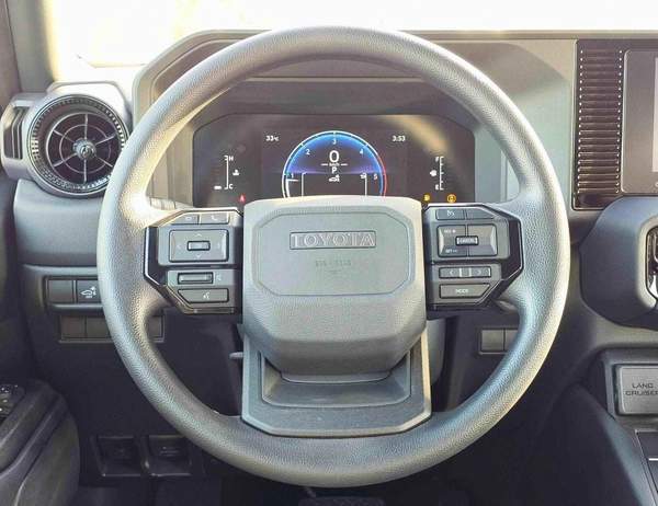 Toyota Prado URBAN-E EURO 4 | 2.8L V4 DIESEL | DVD + CAMERA | AUTO A/C | 4WD (CODE # URBAN-E)