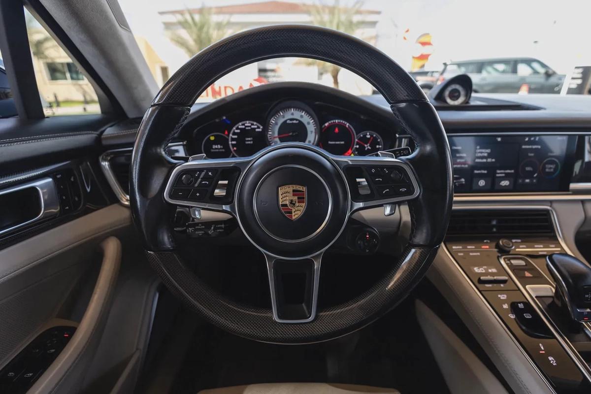 Porsche Panamera Turbo Sport Turismo-6-6