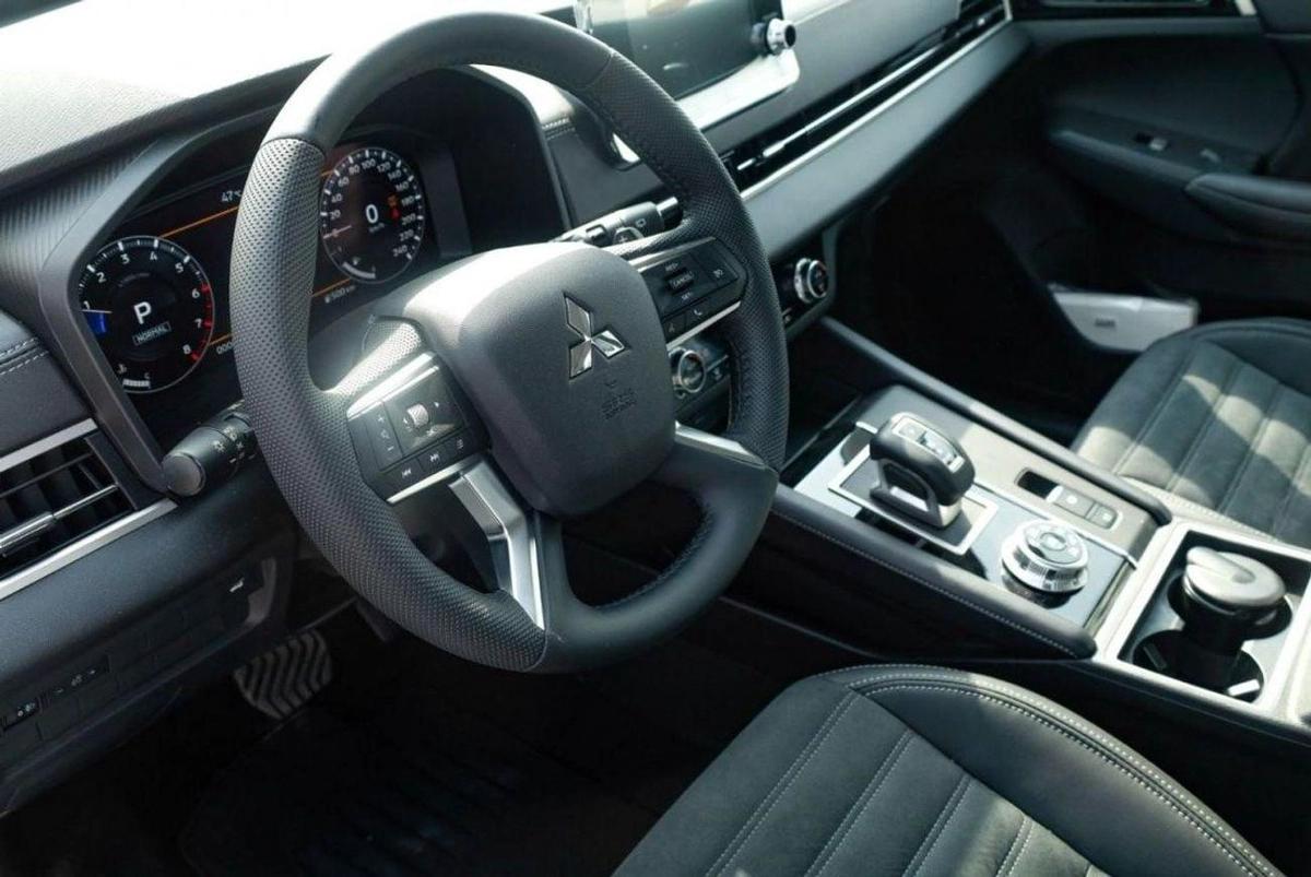 Mitsubishi Outlander OUTLANDER 2.5L-18-18