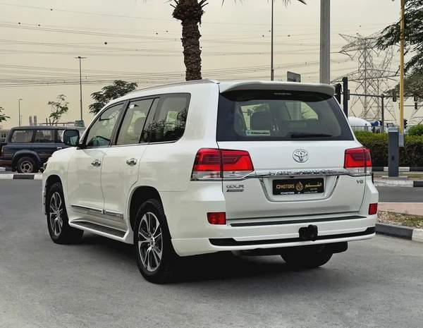2020 Toyota Land Cruiser GXR V6 Grand Touring, GCC Specifications