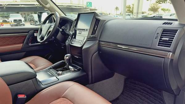 2020 Toyota Land Cruiser GXR V6 Grand Touring, GCC Specifications