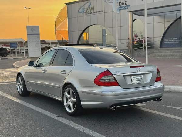 Mercedes Benz E550 2009 76,000km - Original Paint - Japan Import - Clean Title