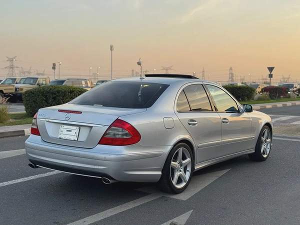 Mercedes Benz E550 2009 76,000km - Original Paint - Japan Import - Clean Title