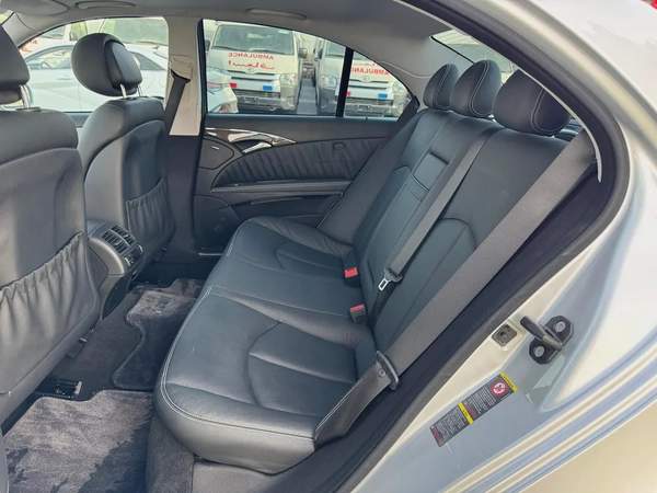 Mercedes Benz E550 2009 76,000km - Original Paint - Japan Import - Clean Title