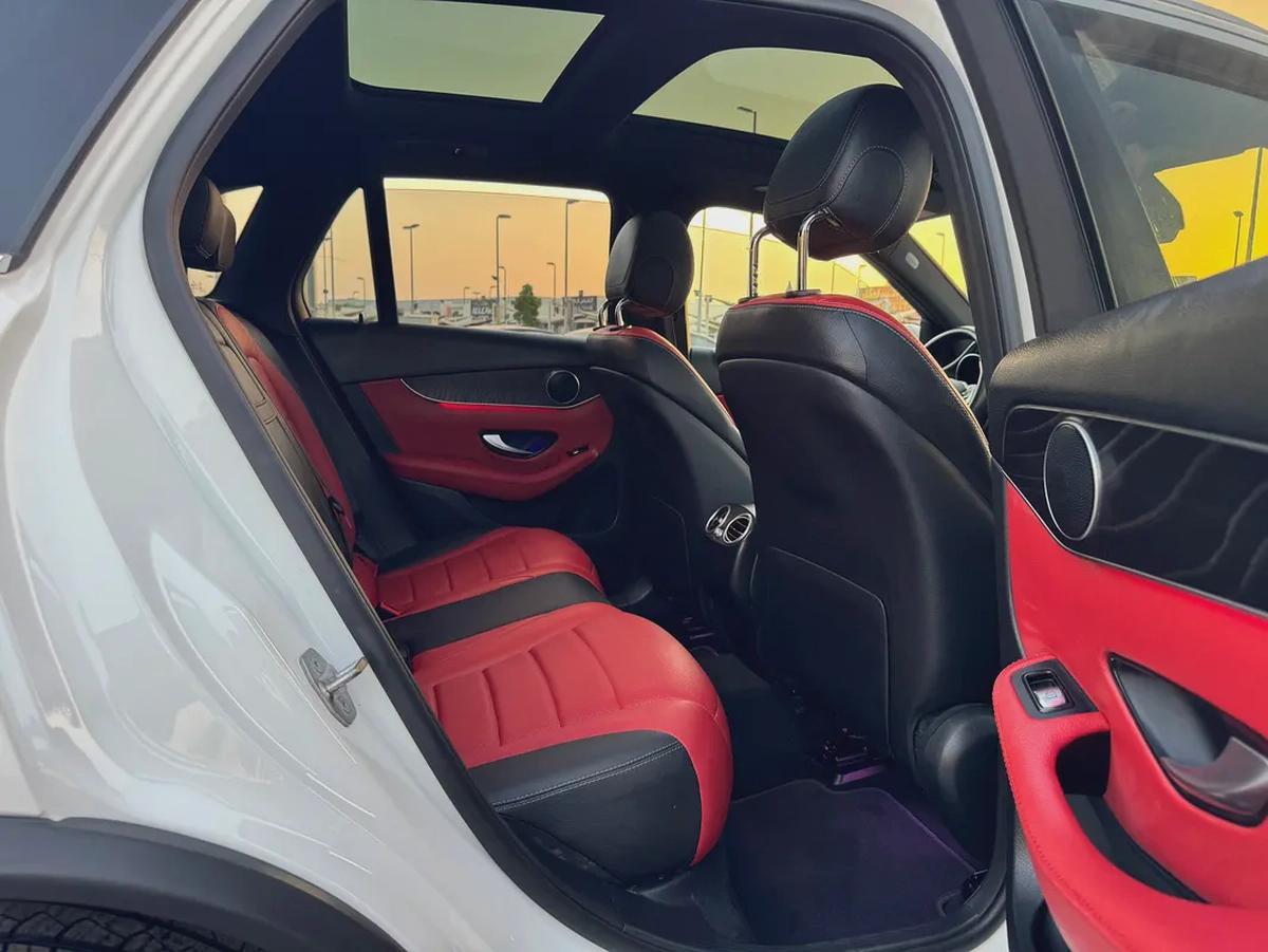 Mercedes–GLC300 AMG/4matic–Excellent condition-10-10