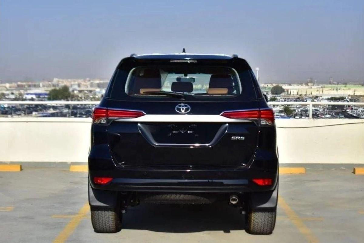 Toyota Fortuner FORTUNER SR5 2.7L V4 PTR 7SET-4-4