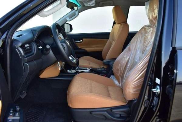 Toyota Fortuner FORTUNER SR5 2.7L V4 PTR 7SET