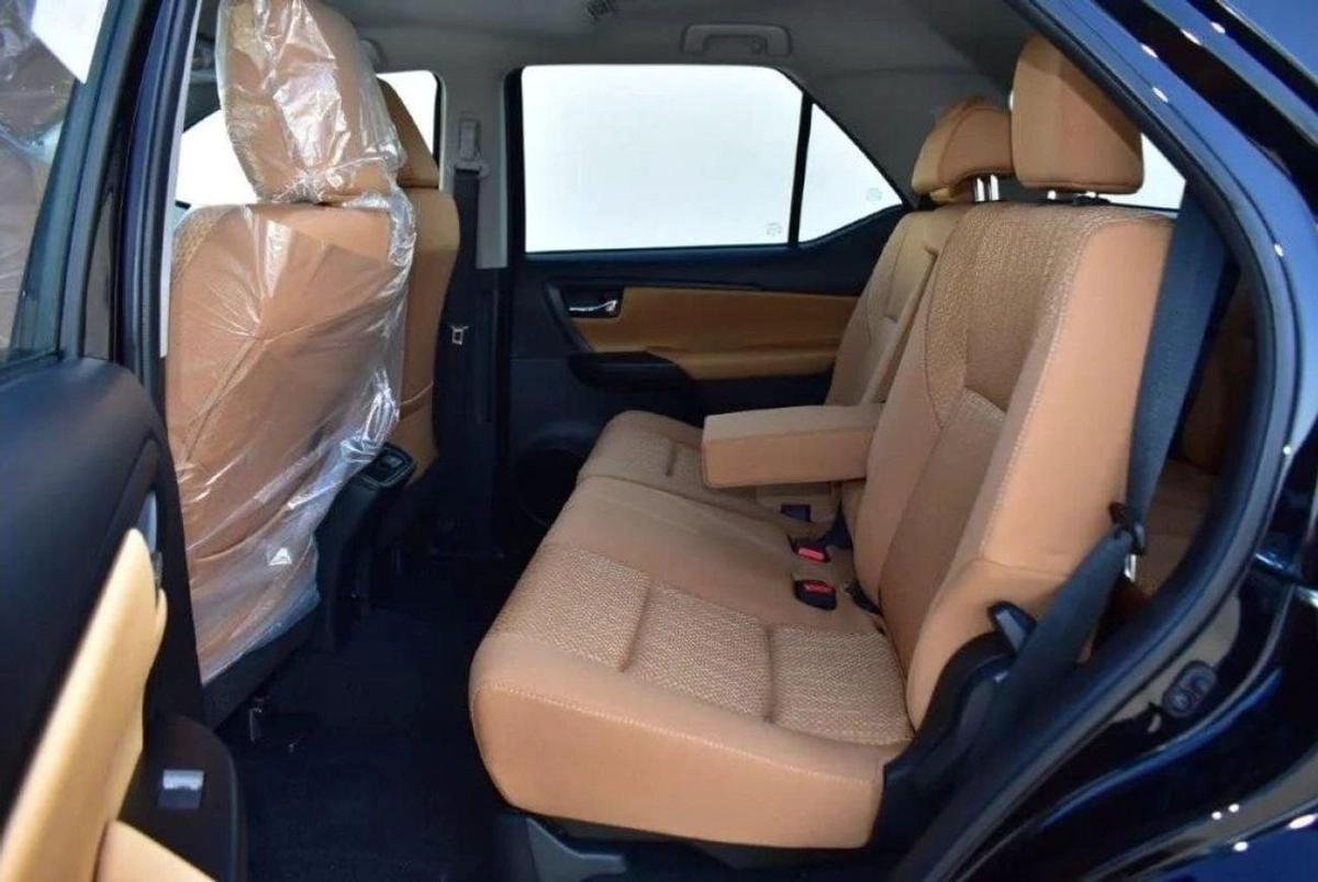 Toyota Fortuner FORTUNER SR5 2.7L V4 PTR 7SET-7-7