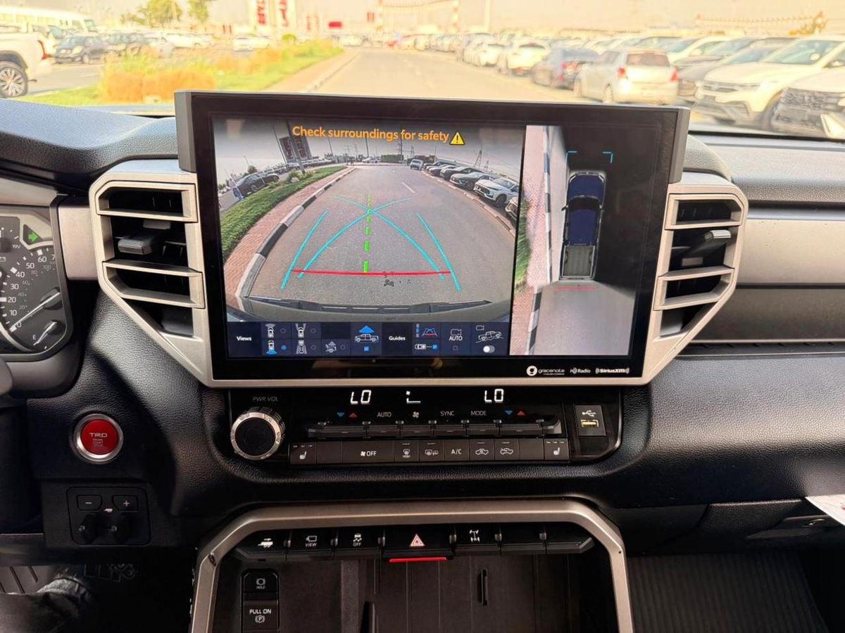 Toyota Tundra Premium option 360 Camera, leather seats 2024-8-8