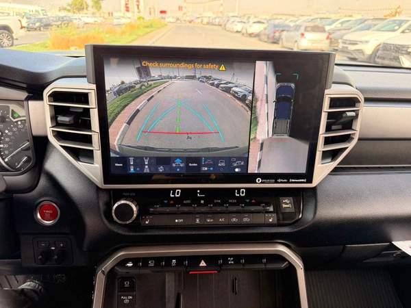 Toyota Tundra Premium option 360 Camera, leather seats 2024
