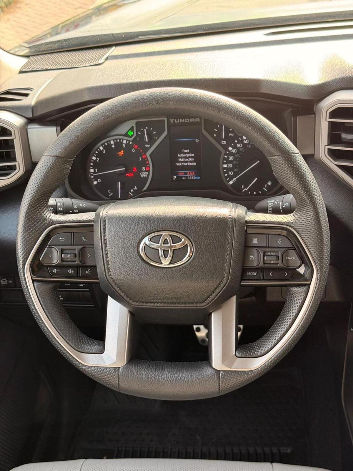 Toyota Tundra Premium option 360 Camera, leather seats 2024-10-10