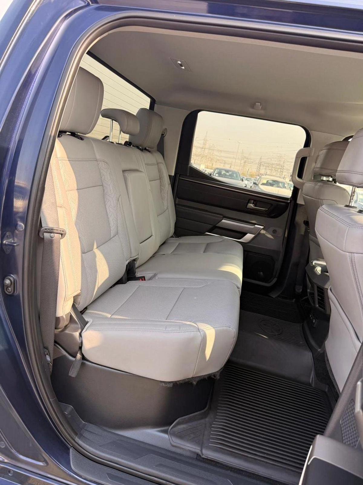 Toyota Tundra Premium option 360 Camera, leather seats 2024-14-14