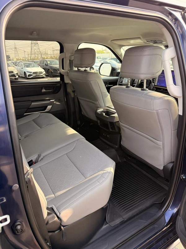 Toyota Tundra Premium option 360 Camera, leather seats 2024