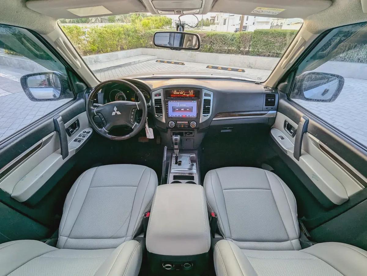 MITSUBISHI PAJERO 2015 GLS MID OPTION V6 3.5L IN EXCELLENT CONDITION-2-2