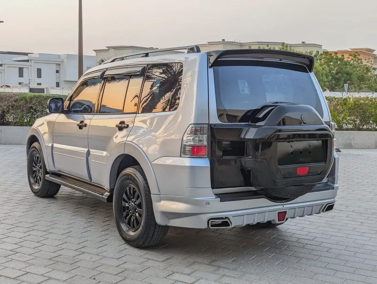 MITSUBISHI PAJERO 2015 GLS MID OPTION V6 3.5L IN EXCELLENT CONDITION-13-13