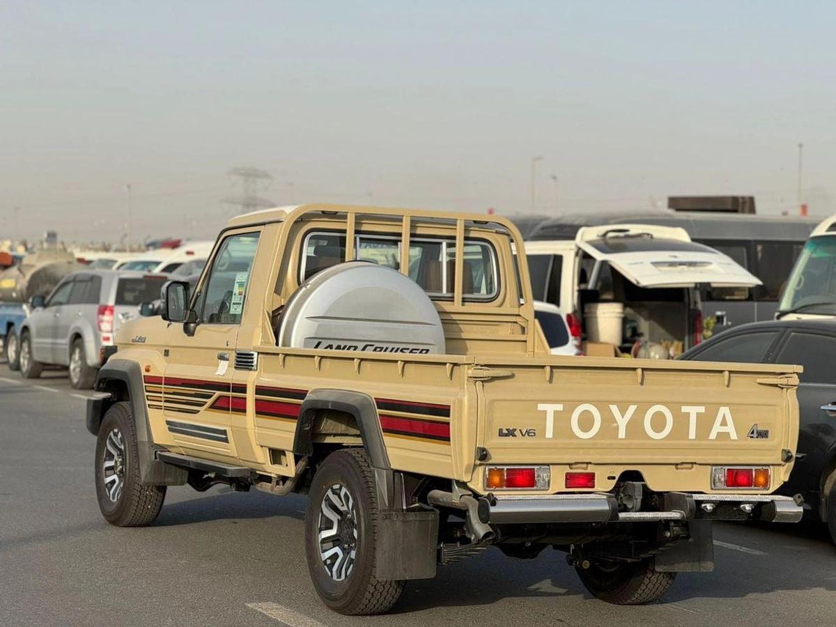 Toyota Land Cruiser Pick Up Std 4.0L Single Cab Utility 4WD-4-4