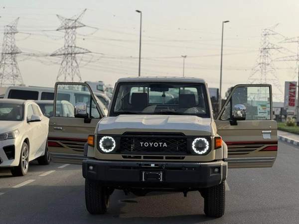 Toyota Land Cruiser Pick Up Std 4.0L Single Cab Utility 4WD