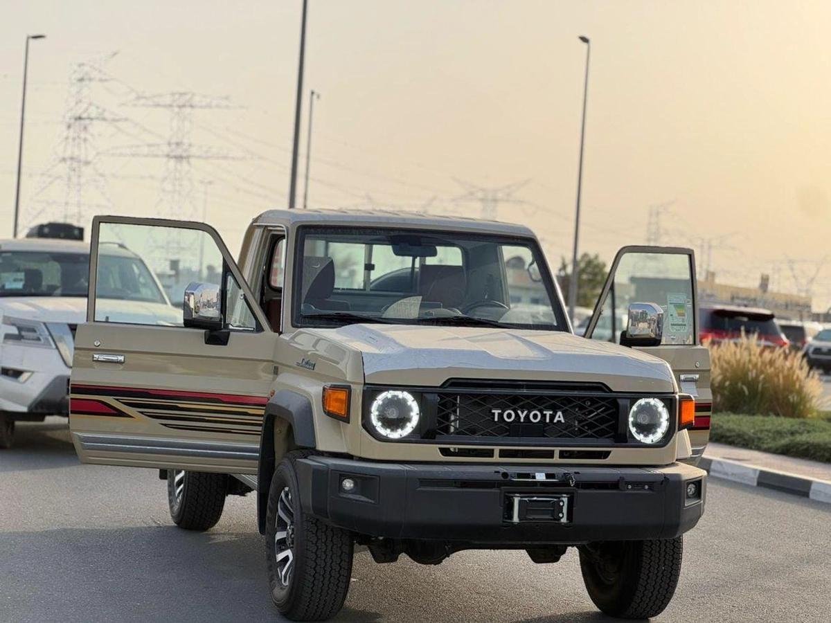 Toyota Land Cruiser Pick Up Std 4.0L Single Cab Utility 4WD-7-7