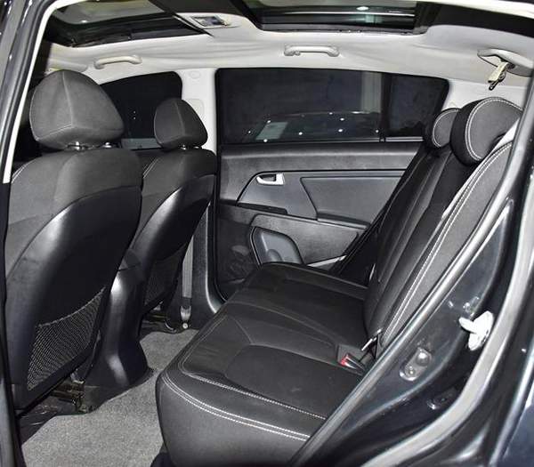 KIA Sportage AWD ( 2016 Model ) in Black Color GCC Specs