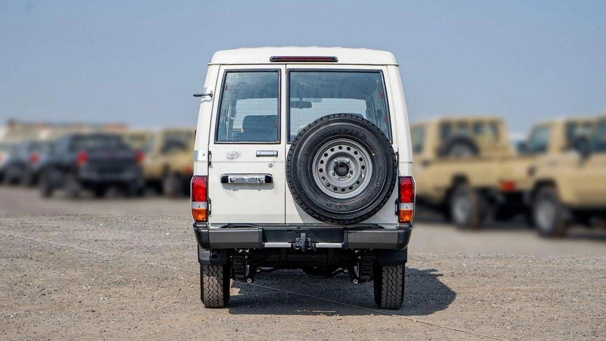 Toyota Land Cruiser 70 Lc 78 hard top 3 door-3-3