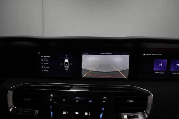 Hongqi E-HS9 | Full Option | 3,250 AED monthly | Registration