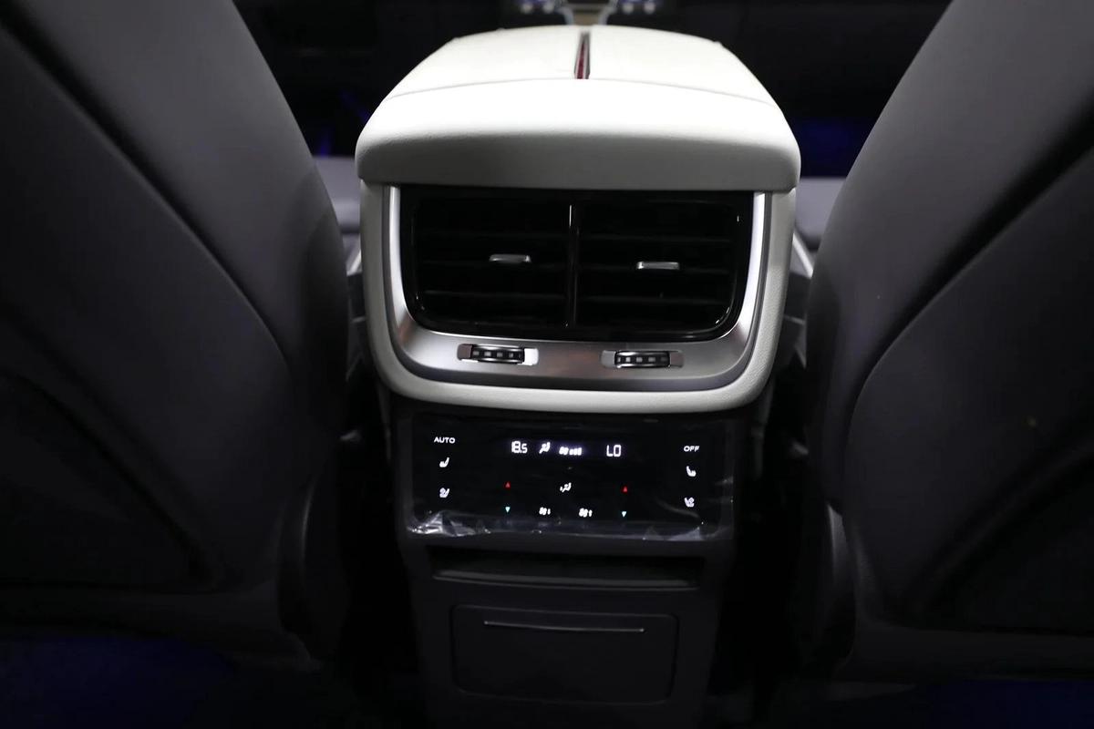 Hongqi E-HS9 | Full Option | 3,250 AED monthly | Registration-8-8