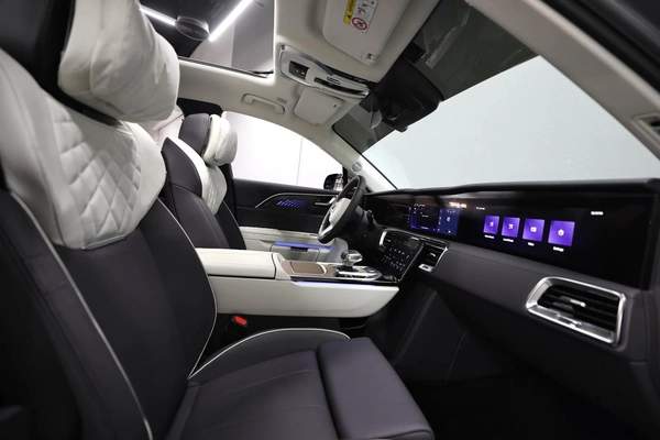 Hongqi E-HS9 | Full Option | 3,250 AED monthly | Registration