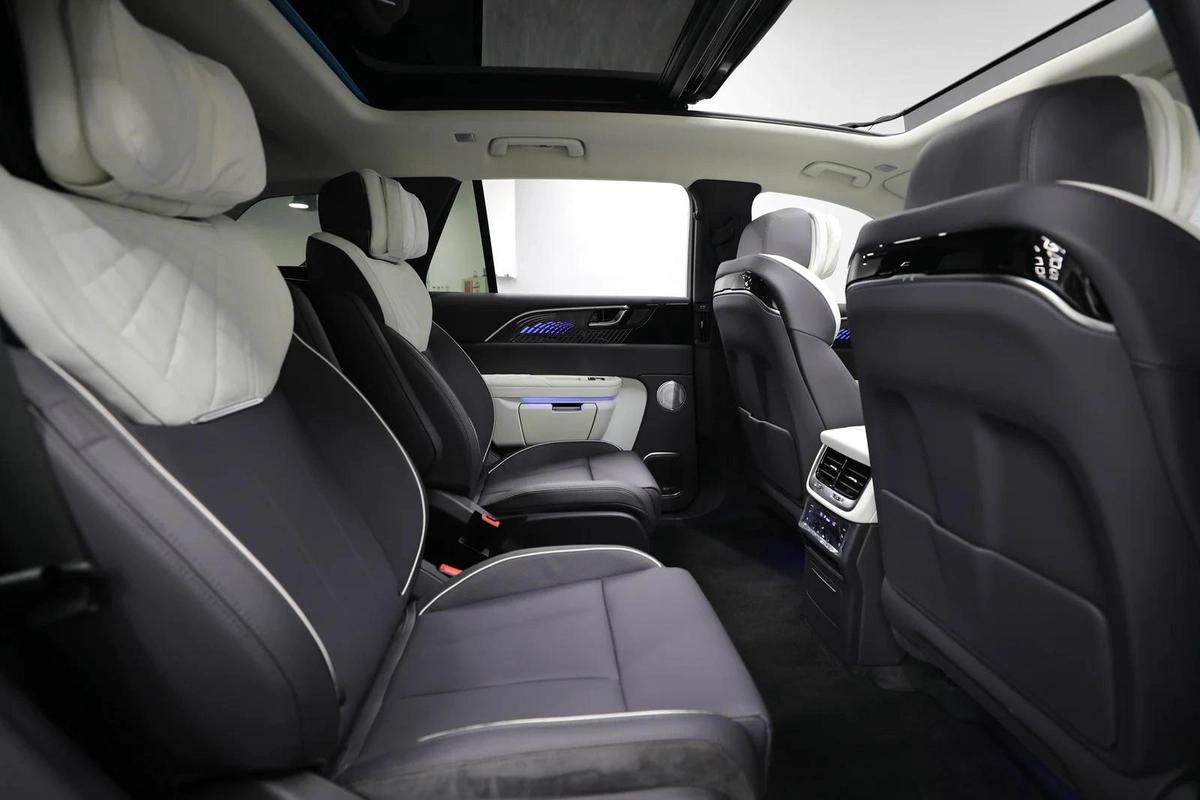 Hongqi E-HS9 | Full Option | 3,250 AED monthly | Registration-6-6