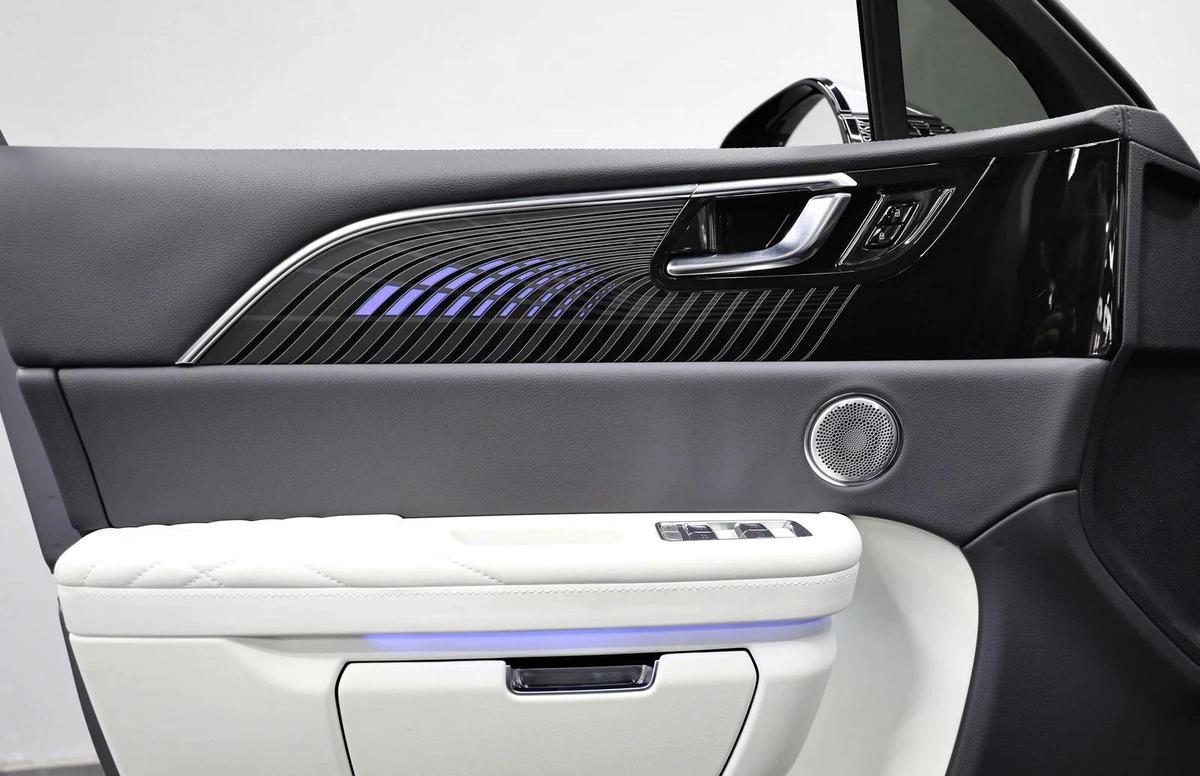 Hongqi E-HS9 | Full Option | 3,250 AED monthly | Registration-12-12