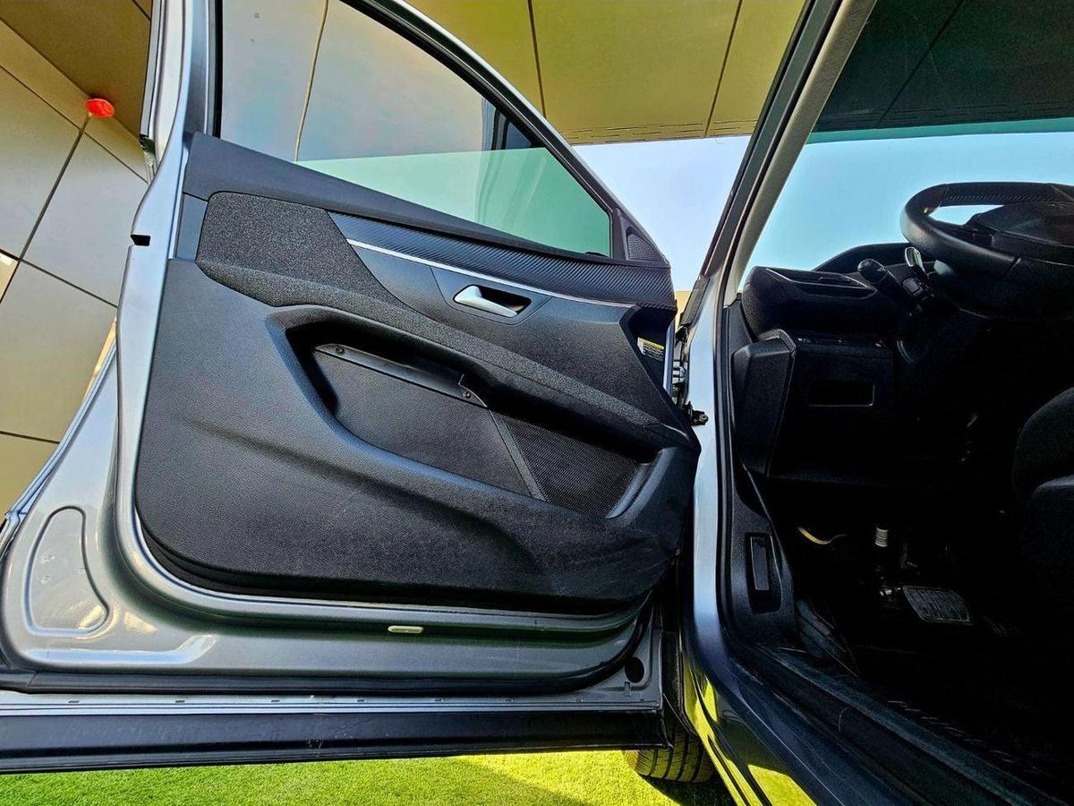 Peugeot 3008 / 1.6 V4/ ORIGINAL PAINT/ SINGLE OWNER/ LOW KMS-9-9