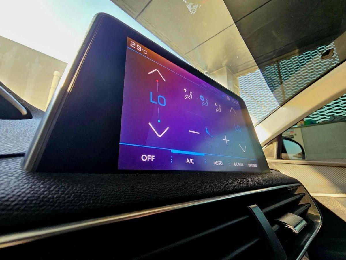 Peugeot 3008 / 1.6 V4/ ORIGINAL PAINT/ SINGLE OWNER/ LOW KMS-18-18